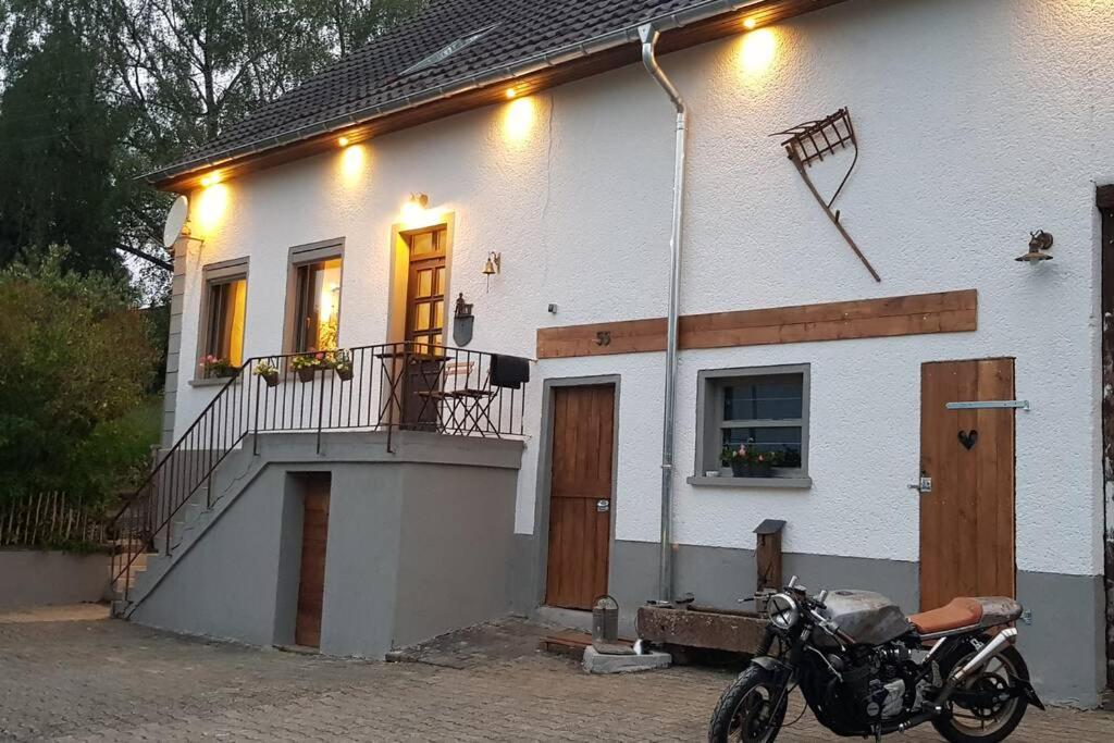 Altes Schreiner Haus In Der Vulkaneifel Brockscheid Bagian luar foto